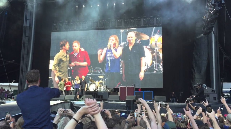 Dave Grohl I think I just broke my leg Sweden