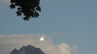 OVNI Escondido em Nuvens UFO Hidden in the Clouds @descobertaufo