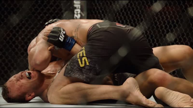 Jack Hermansson Wins a UFC Fight With Dislocated