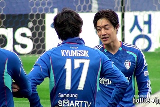 121111 Kim Hyun Joong(김현중) - Free Time @ Opening Match of FC MEN (bgm교체)