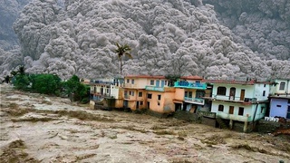 Flood with lava and kilometers of ash! Eruption volcano in Java Indonesia