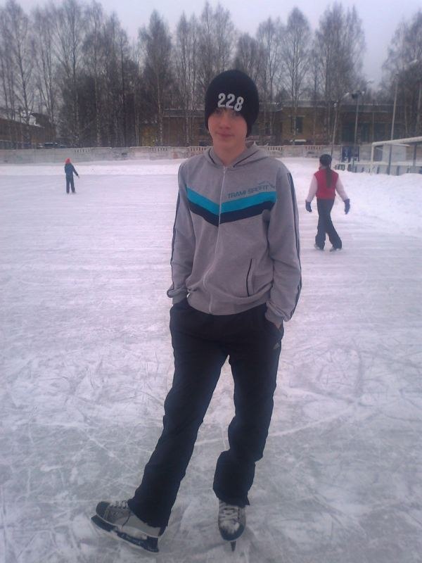 Максим Иванов как бэ намекает что он ----> | Пыть-Ях