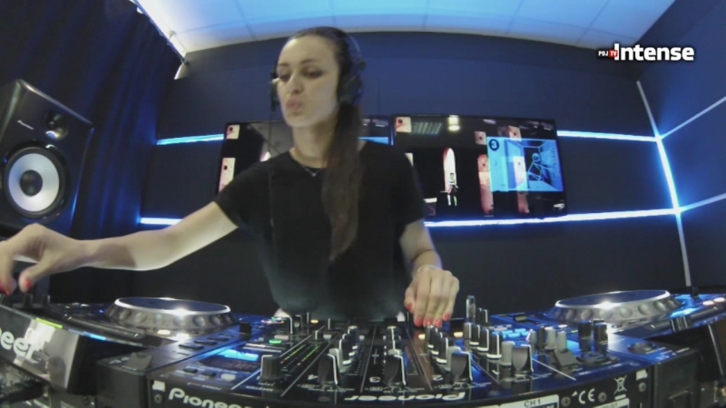 Dj Da Queen LIVE Radio