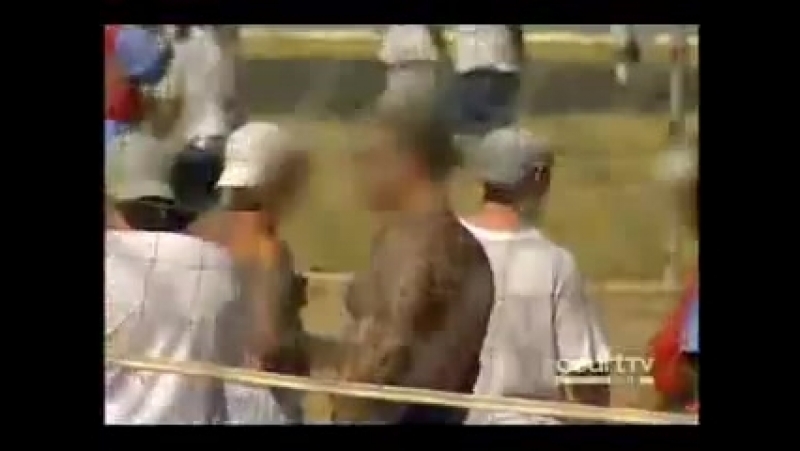 Control Machete, Humanos