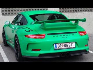 Green Porsche 991 GT3