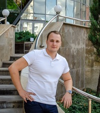 Николай Петров