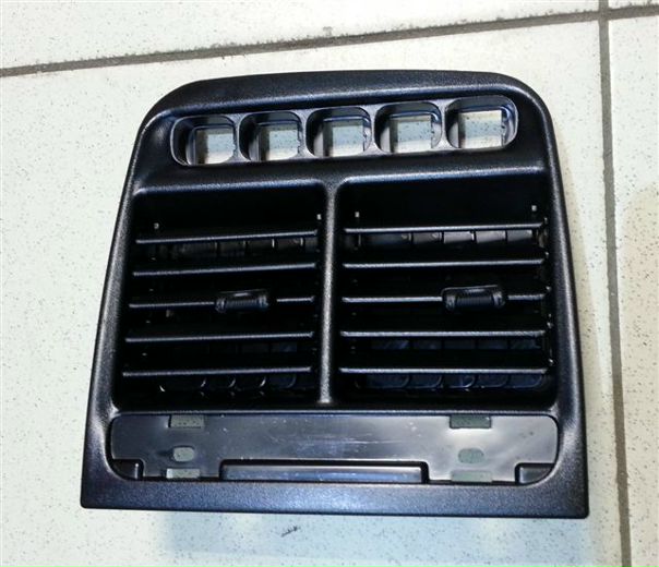 сопло 2106. центральный дефлектор ваз 2110. дефлектор центральный воздуховода 2110. дефлектор печки ваз 2110 европанель. дефлектор воздуховода ваз 2110 евро.