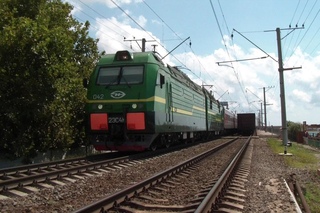 2ЭС4К-042 с поездом №202 Адлер — Москва