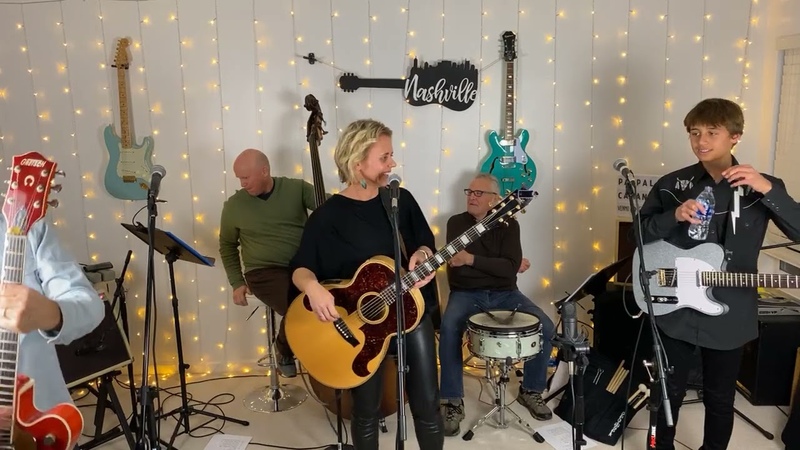 The French Family Band Live From our Lounge Room, 34 ( Nashville