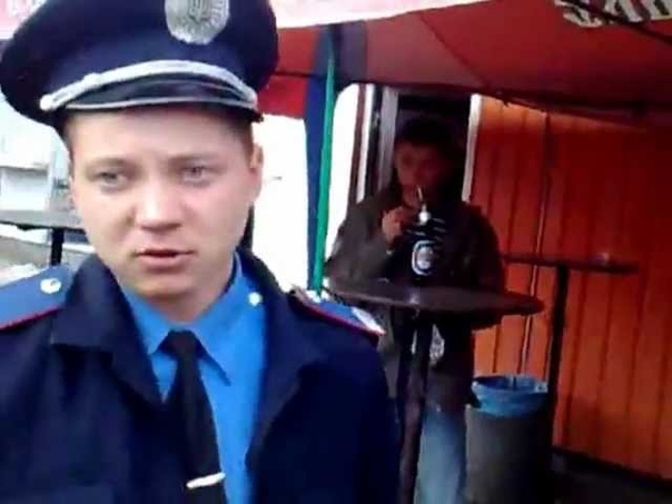 Був в селi пiтухом, приiхав у мiсто став