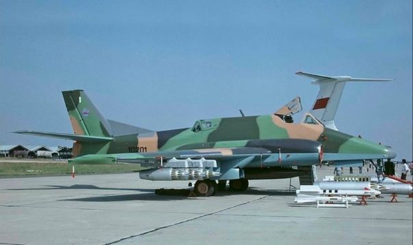 самолёт ильюшин ил 102. ил-102 штурмовик. ил-102 штурмовик. реактивный штурмовик ил-102. тяжелый штурмовик ил-102.