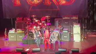 Lita Ford [LIVE] “Gotta Let Go,“ “Larger Than Life“ (Genesee Theatre, Waukegan, IL, 10/30/2021)