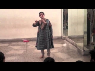 Grace and Balance in Kathak: excerpts from a workshop by Smt. Rani Karnaa